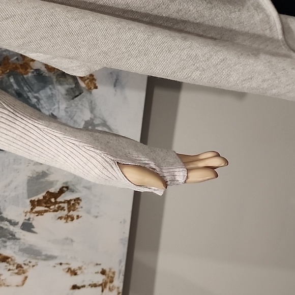 NEW LULULEMON - Picture 5 of 9